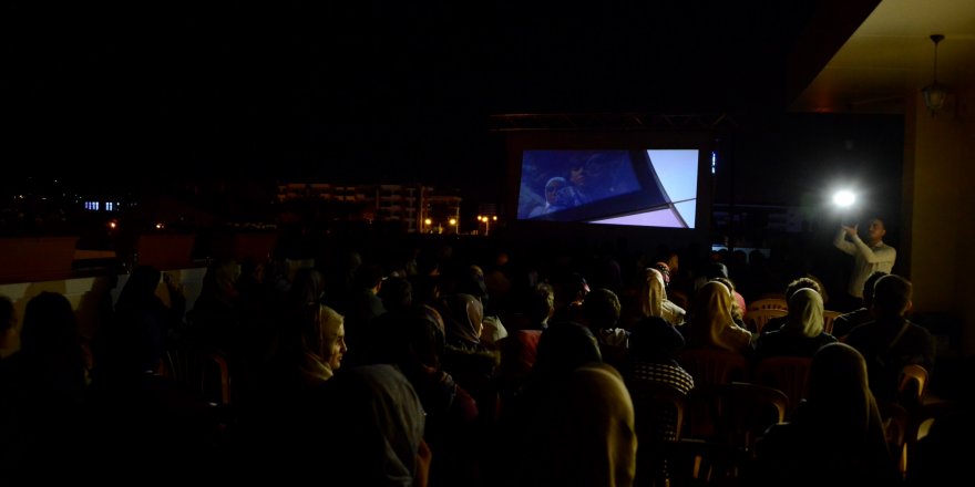 Meram’da açık havada sinema keyfi