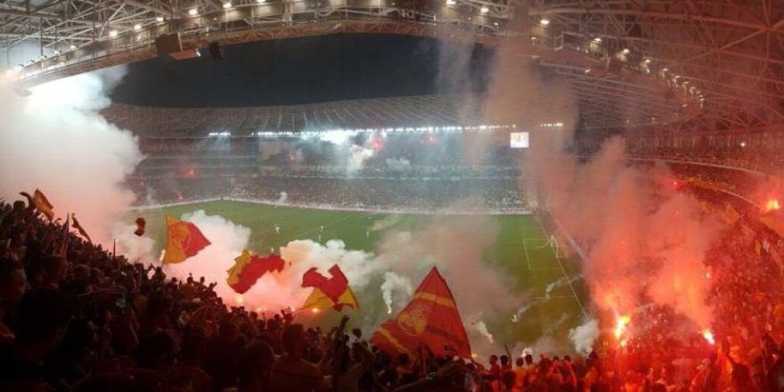 Süper Lig'in son bileti Göztepe'nin