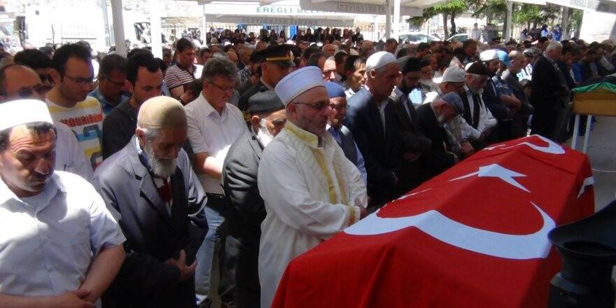 Gölete atlayan kadını kurtarırken boğulan şahıs toprağa verildi