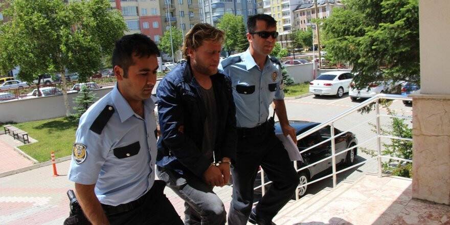 Konya'da eski eşini bıçakla yaralayan kişi tutuklandı