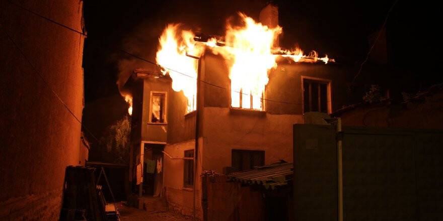 Konya'da yangın: 5 yaralı