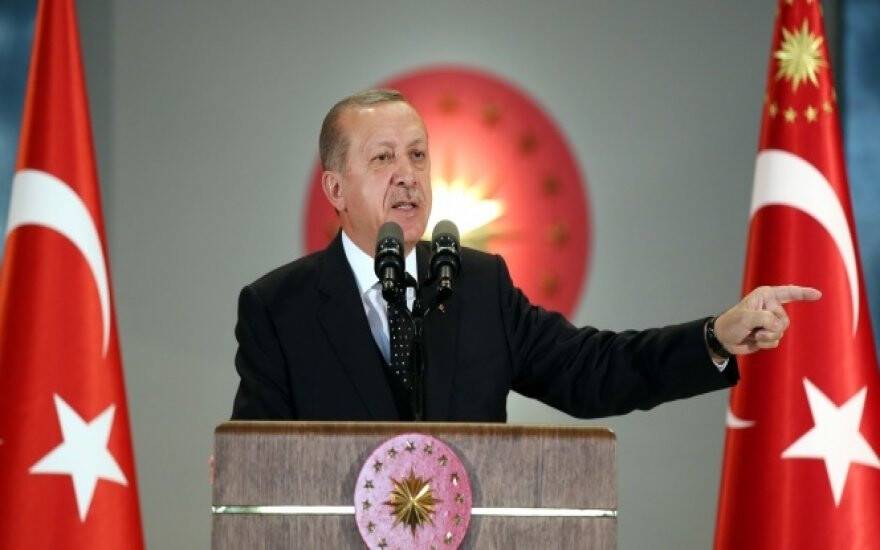 "Kendini kurtaracaksan bunlardan kurtar"