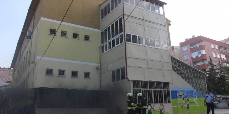 Konya'da Çocukların attığı torpil okulu yakıyordu