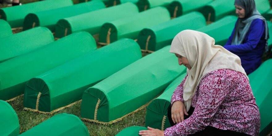 Srebrenitsalı savaş mağdurlarından Hollanda kararına tepki