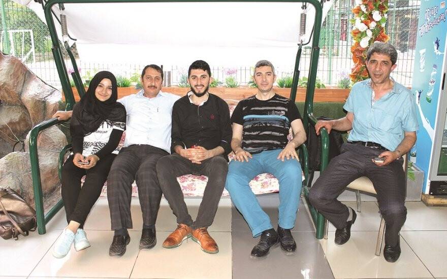 Yusuf Tetik  aile fertleri ile