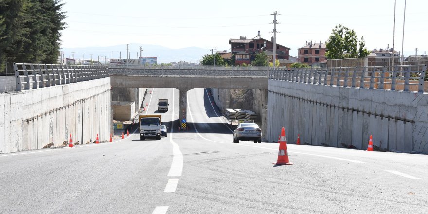 Konya-Karaman YHT hattında iki alt geçit trafiğe açıldı
