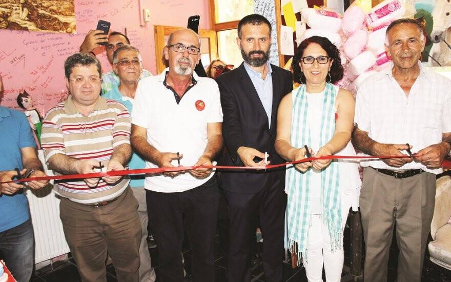 Çocuk gelinler için sergi açıldı