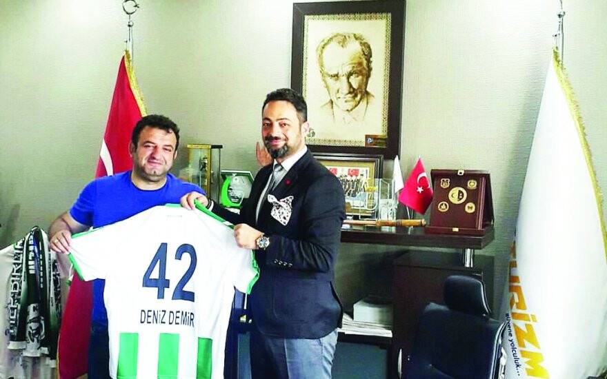 Okay Tınkır'dan Deniz Demir'e jest