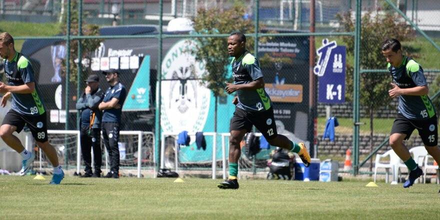 Atiker Konyaspor Erzurum'da  güç depolıyor