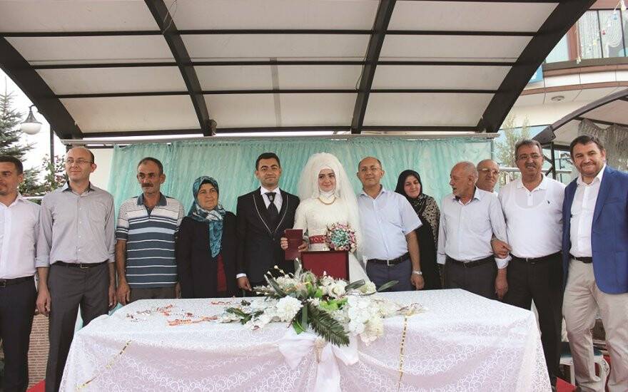 Şerife ile Cafer dünya evine girdi