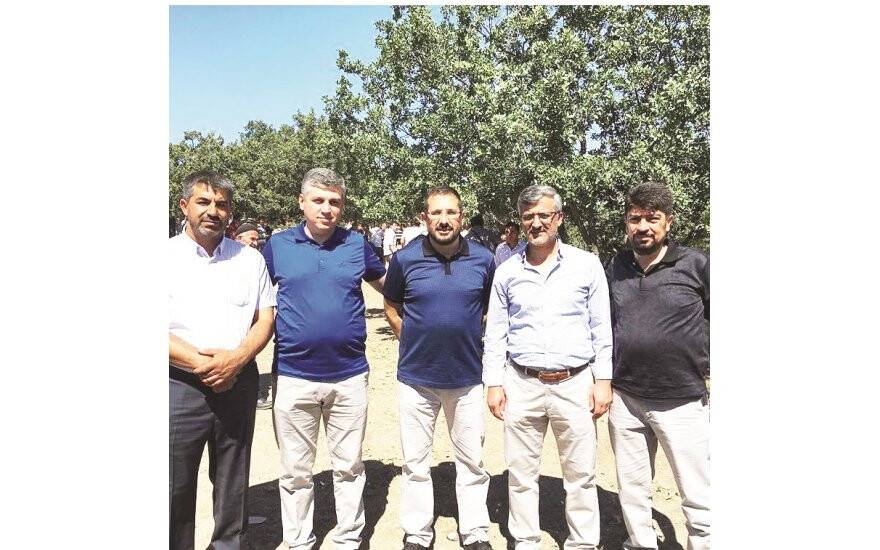 Adem bulut dostlarıyla şenlikte