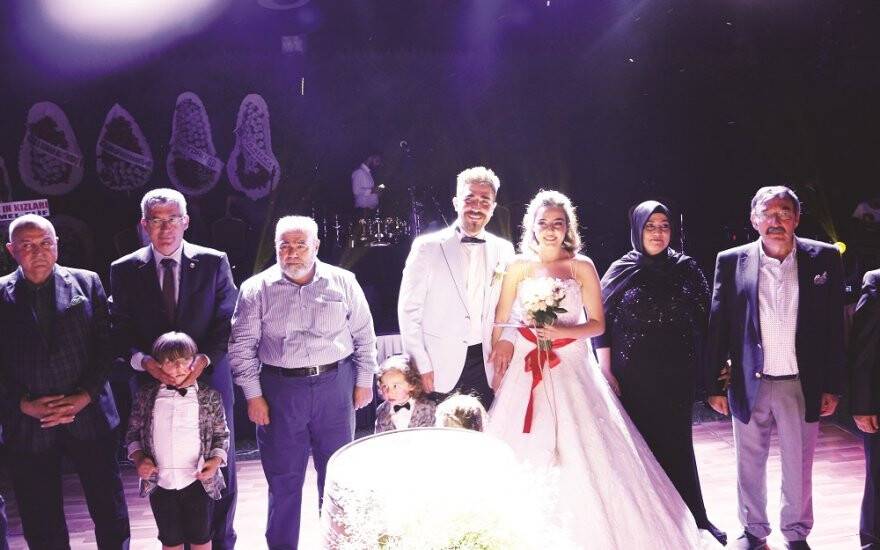 Merve ve Yusuf dünya evine girdi