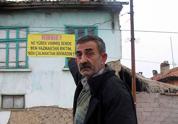 Yine soydular