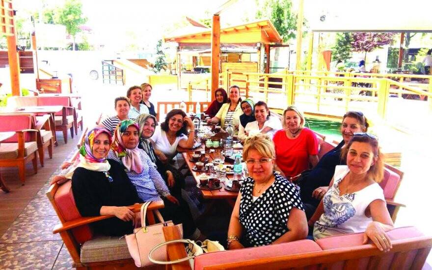 LİSE ARKADAŞLARI 36 YIL  SONRA HASRET GİDERDİLER