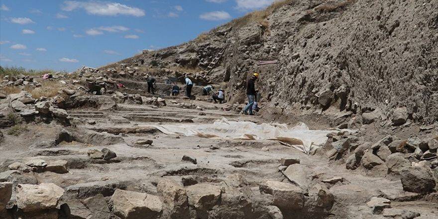 5 Bin Yıl Öncesine 'Hassas Dokunuş'