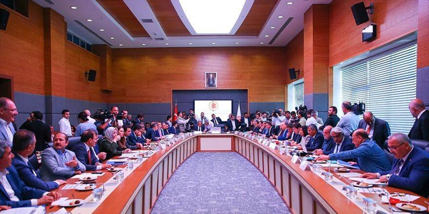 Anayasa Komisyonu 7 Maddeyi Daha Kabul Etti