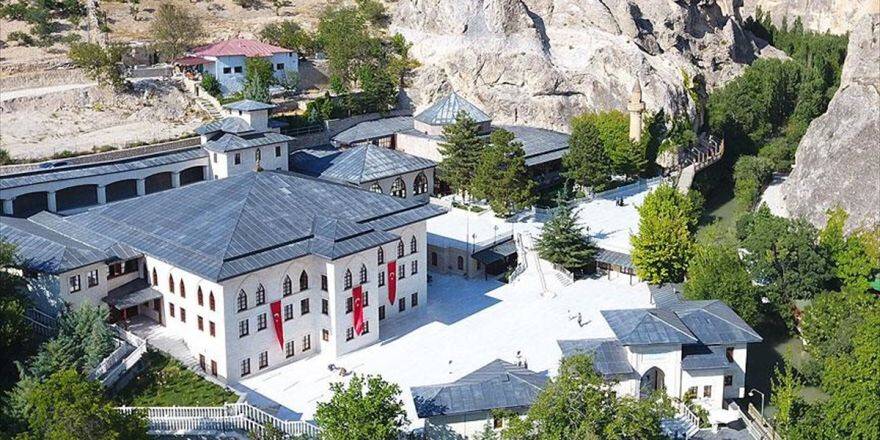 Anadolu'nun Manevi Ziyaretgahı: Somuncu Baba Külliyesi