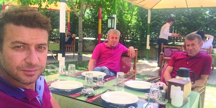 HABİB ÇAĞLAYAN ABİLERİ METİN VE  İBRAHİM  ÇAĞLAYAN İLE BİRLİKTE  ŞEHRİ SEFA’DA