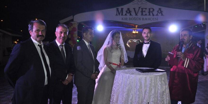 Ülkü Türkay ve Murat Halis mutluluğa “Evet” dedi