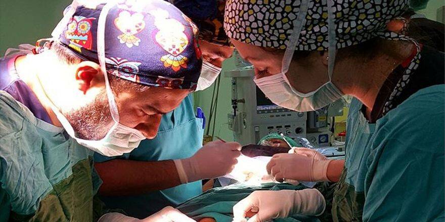 Çocuğun Ayağındaki Yanık 'Sünnet Derisi' İle Tedavi Edildi