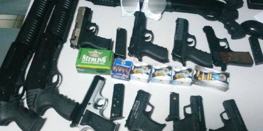 Konya'da 12 adet ruhsatsız silahla yakalandılar