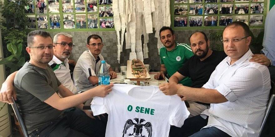 Maraton Nalçacılılar yönetimi ve konukları Küçüker Halk Etliekmekte