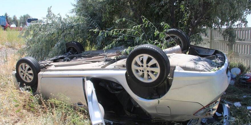Konya'da Otomobil Şarampole Devrildi: 5 Yaralı