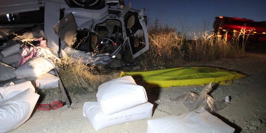 Konya'da TIR takla attı: 1 ölü, 1 yaralı