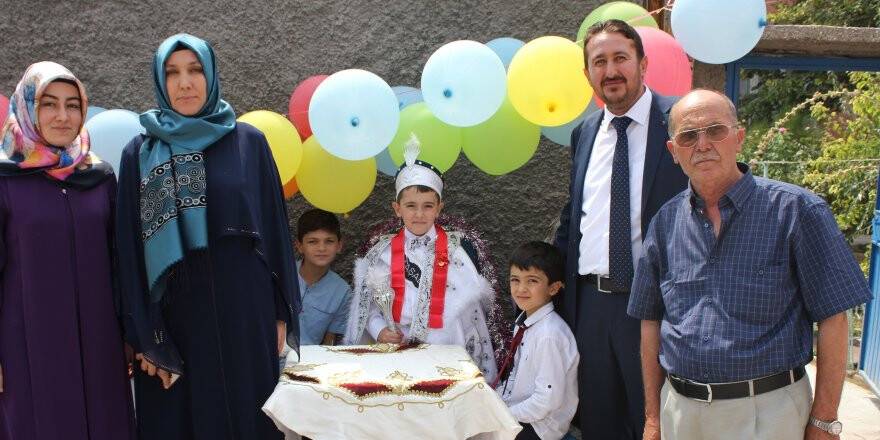 Muhtar Mustafa Güven’in torunu sünnet oldu