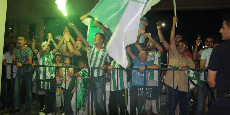 Konya'da Atiker Konyaspor'a Coşkulu Karşılama