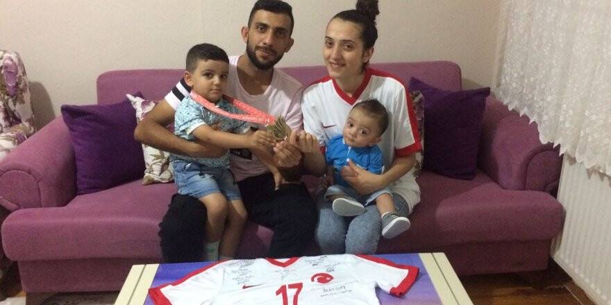 Küçük Efe'nin İlk Sözleri "Babam Şampiyon" Oldu