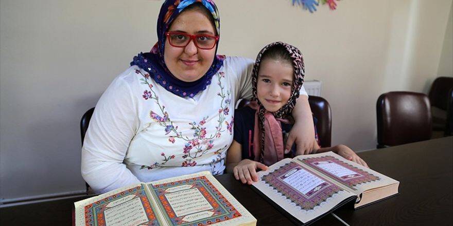 Down Sendromlu Fatma Nur'un Kur'an-ı Kerim'i Okuma Sevinci