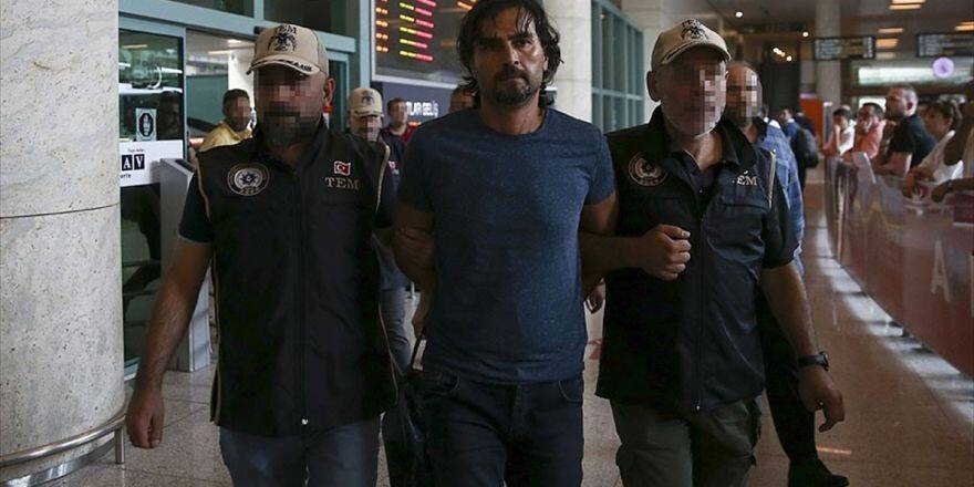 Antalya'da Yakalanan Fetö'cü Eski Yarbay Ankara'ya Götürüldü
