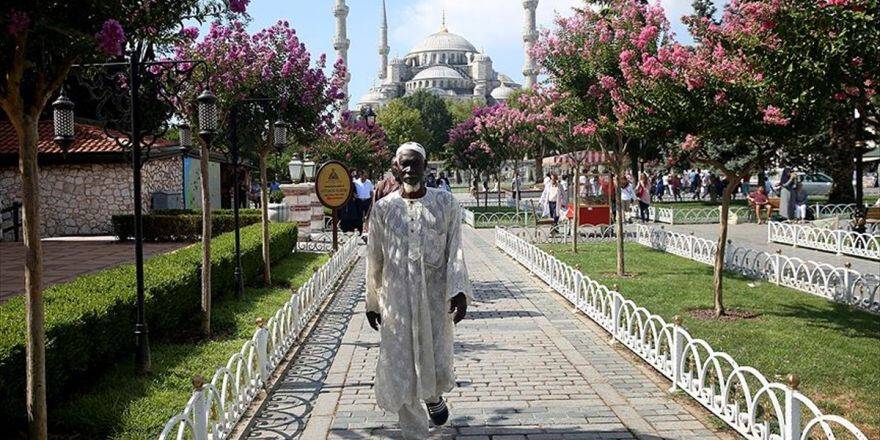 Hac Hayaline Kavuşacak Ganalı Abdullah, İstanbul'a Geldi