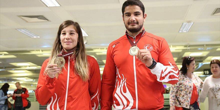 Dünya Güreş Birliği, Taha Ve Yasemin'i Favoriler Arasında Gösterdi