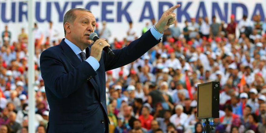 "Sen Kimsin Ki Türkiye'nin Cumhurbaşkanına Konuşuyorsun"