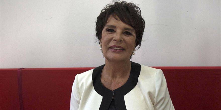 Sinema Sanatçısı Hülya Koçyiğit: Tarihe Mal Olmuş Bir Sultanı Canlandırmak İsterim