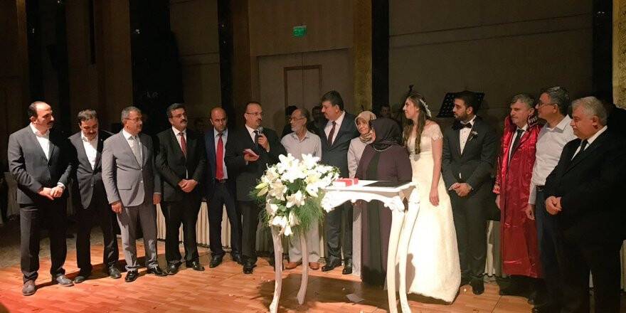 Rektör Sade’nin mutlu günü