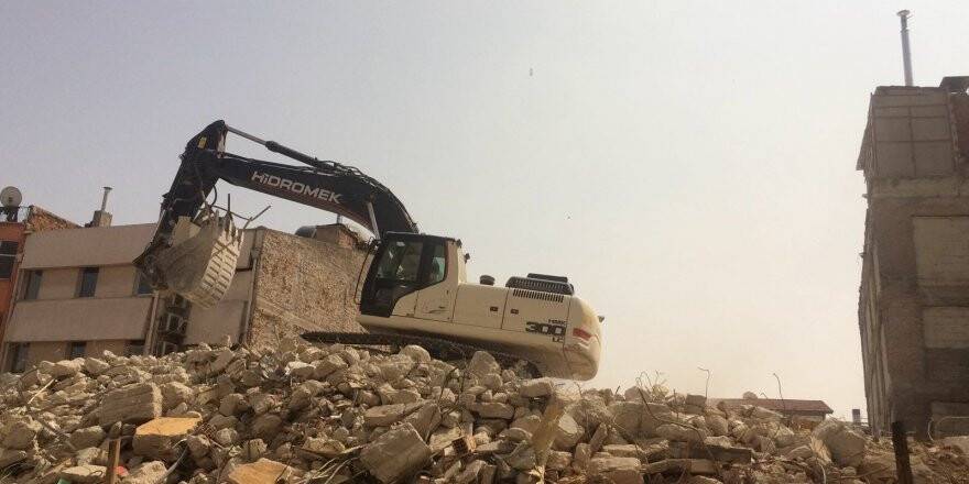 Mevlana Bera yıkıldı