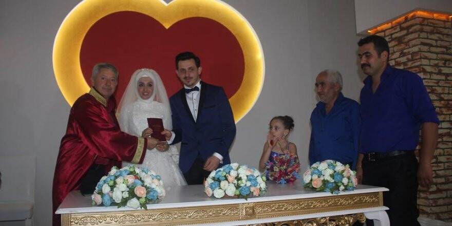 ÇELİK VE ZEYTİN AİLELERİ AKRABA OLDU