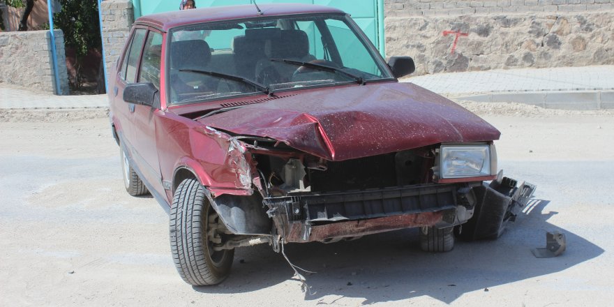 Karapınarda Trafik Kazası: 3 Yaralı
