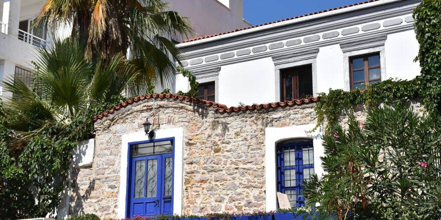 Bodrum'un Beyazı 'Haşereye' Mavisi 'Nazara'