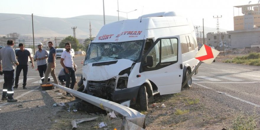 Siirt'te Trafik Kazası: 12 Yaralı
