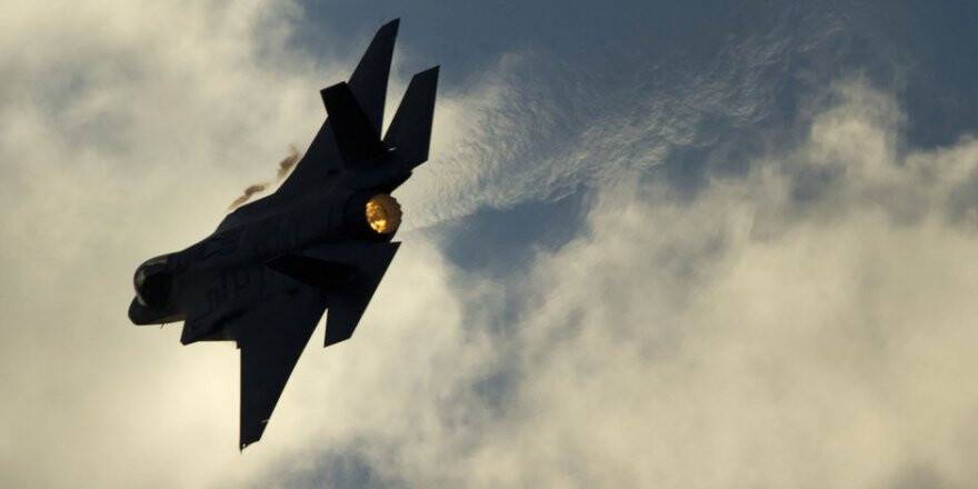 İsrail Savaş Uçakları Lübnan'da Alçak Uçuş Yaptı