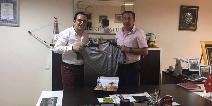 İbalı’dan Öztürk’e sürpriz kutlama