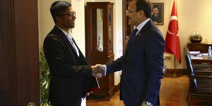 Çavuşoğlu, Avrupa Rohingya Konseyi Başkanı Kyaw'ı Kabul Etti