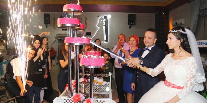Uçar ve Yüksel ailelerinin mutlu günü