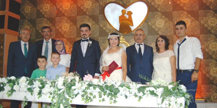 Elif ile Kadir Altunbaş’tan ömürlük imza