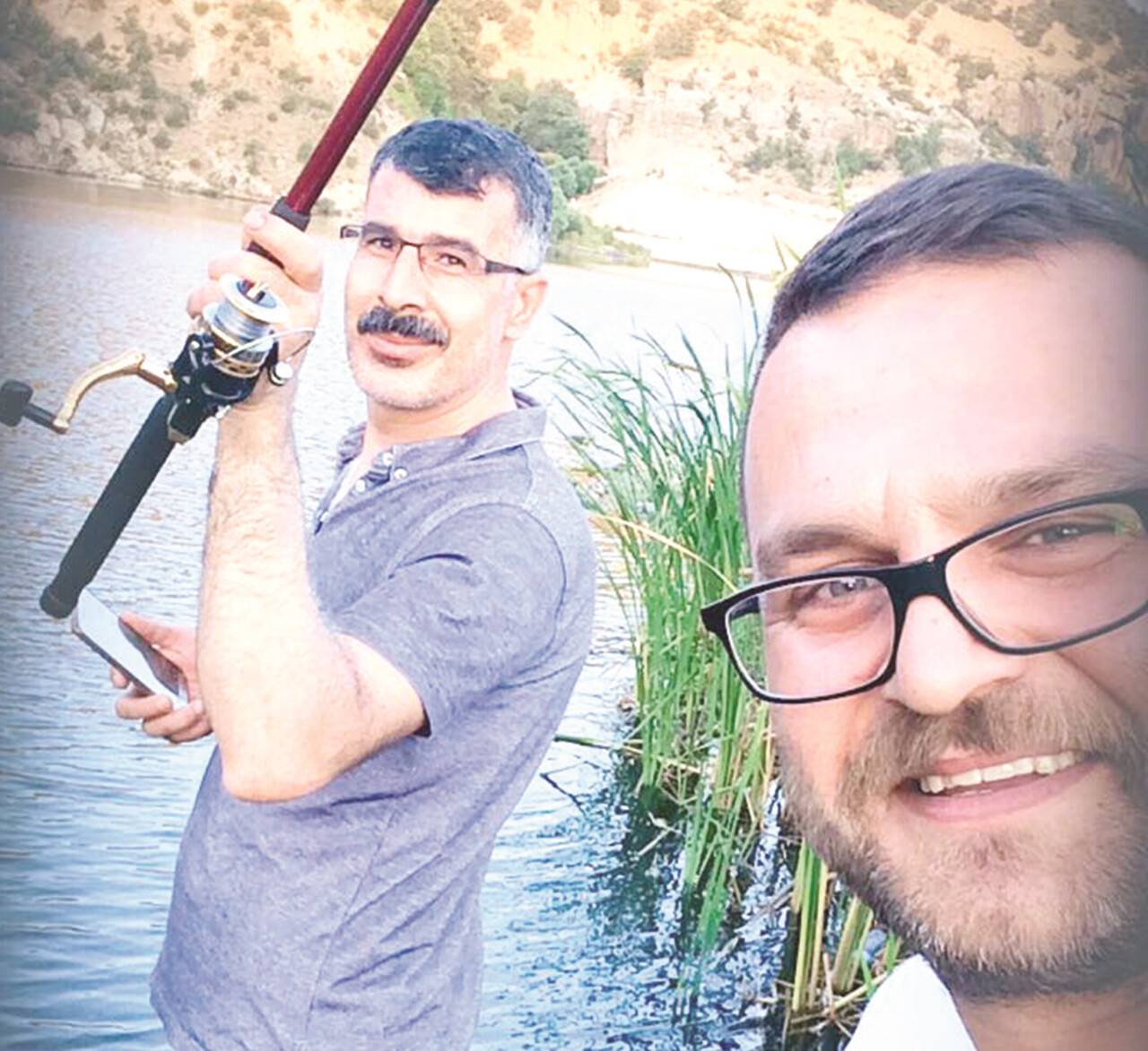 Ömer Turgut Çelik ile Ayhan Kösedağ’ın balık keyfi