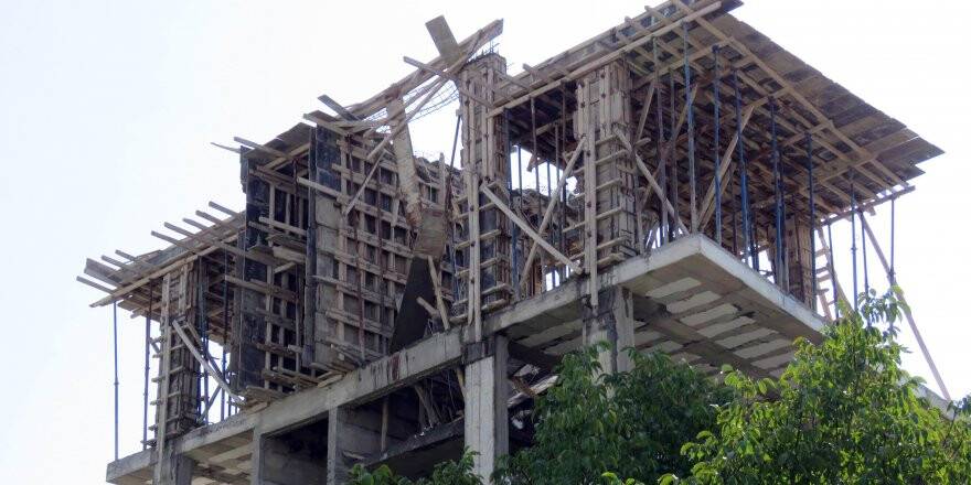 Konya'da İnşaat İskelesi Çöktü: 4 Yaralı
